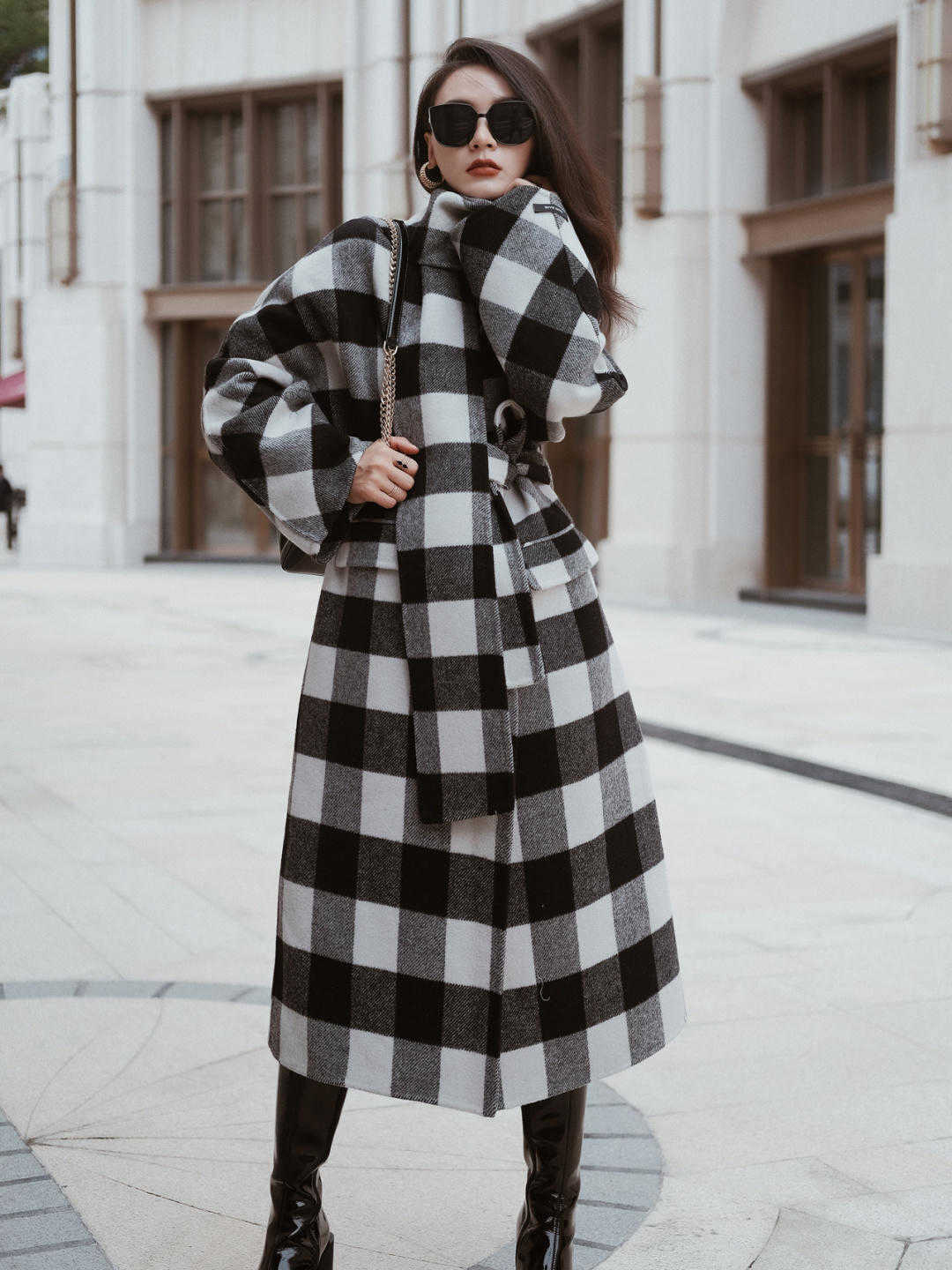 长筒靴|有品味的女人都穿什么大衣?看完潮人示范你就知道了,百搭还显瘦