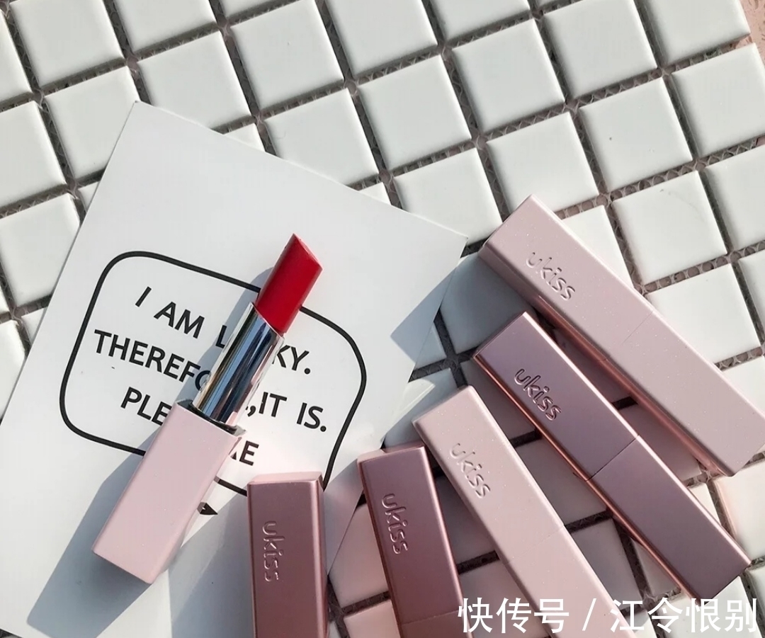 膏体 高颜值国货口红,稚优泉颜值高,故宫口红有韵味,Ukiss是网红款