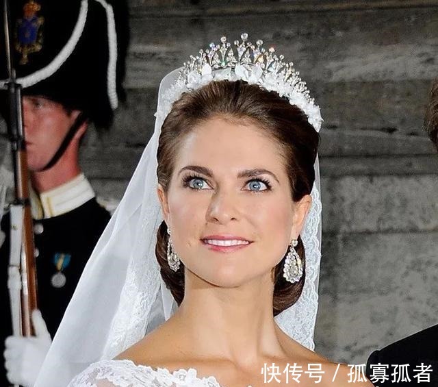 吊坠&那么重的耳环为什么却成为了王室女性的最爱!