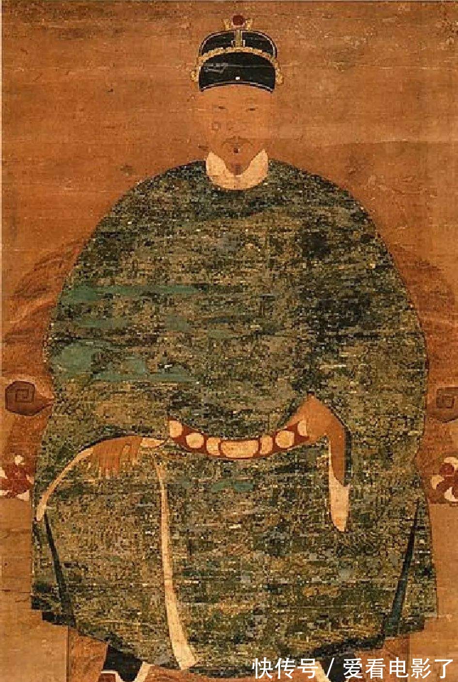 郑成功@矿工炸山,结果炸出古墓,专家挖掘时看到墓志铭,大呼历史!