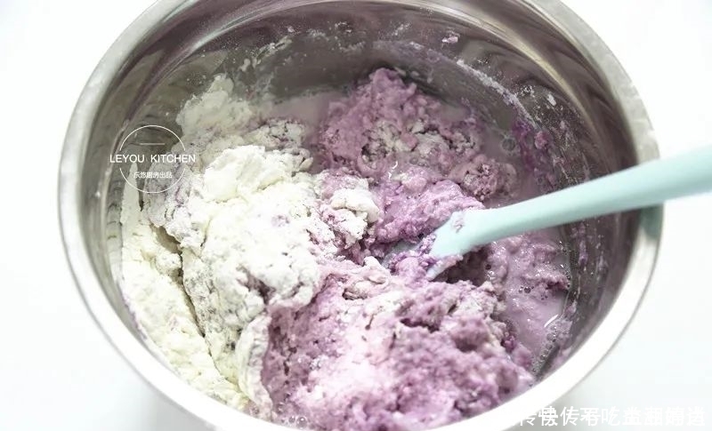 不用揉面,搅搅面糊,蒸一块又松又软的发糕