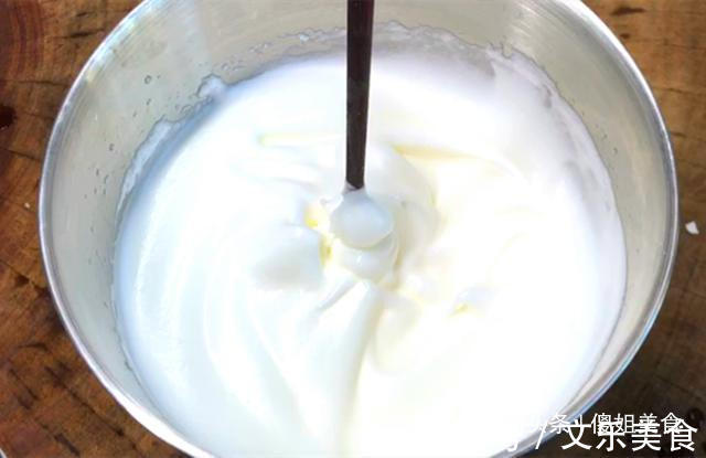 没烤箱，没打蛋器，没秤，详细解说电饭锅蒸蛋糕做法，比烤的还好