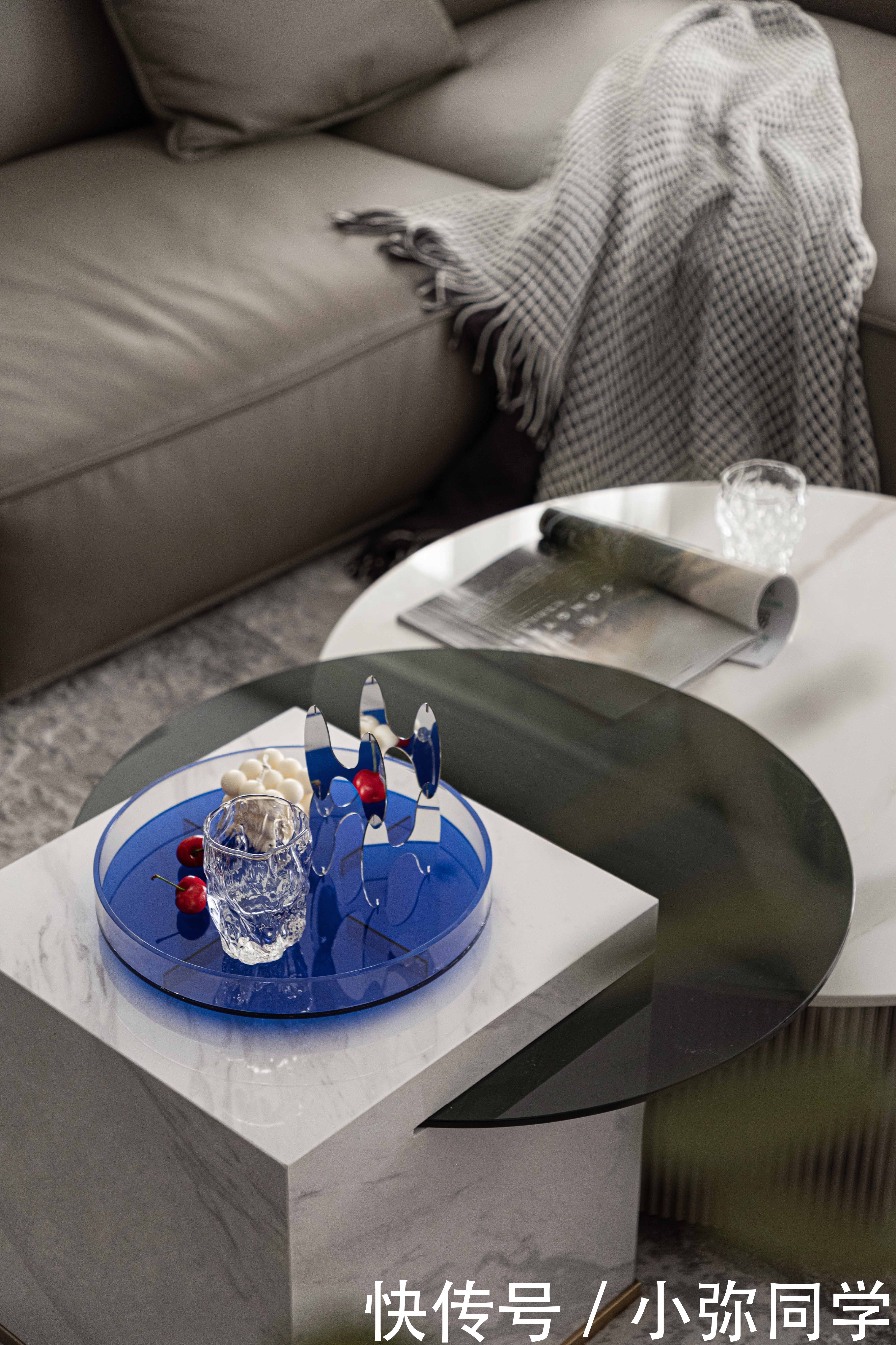 轻奢|260平现代轻奢,跃层的客餐厅也能如此出众