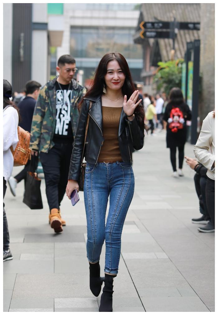 Ê®×ã|ºÚɫƤÒ´îÅäÅ£×пã, ÔñºÏÊʵĿã×ÓºÍЬ×Ó, Ë§ÆøÊ®×ã