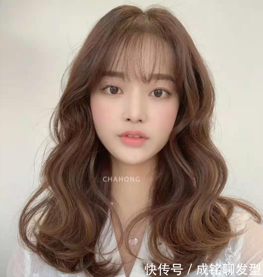 泡沫发蜡|烫卷发适合用弹力素还是泡沫发蜡?方法对都适合,用错还不如不用