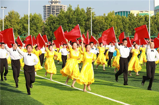 太美了！昌乐二中校园里上演了一场盛大舞会|271教育| 集体舞