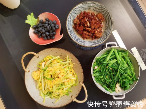 一地鸡毛|晚餐3个菜花了22元,朋友圈评价:这个妈妈会过日子!