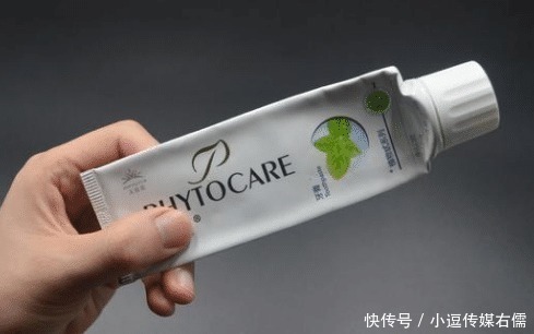 用完的牙膏管别扔掉，在厨房里还有不少妙用，邻居见了纷纷学