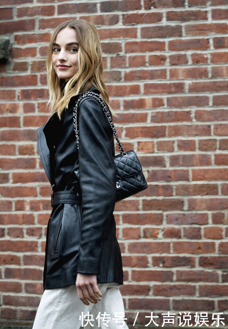 风衣|今年风衣流行“穿短的”,比大衣轻薄比西装随性,矮个子也能穿