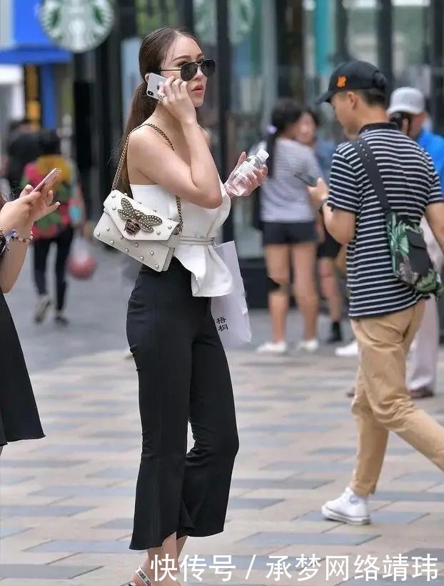 九分裤穿在身上更显身材,想要时尚有魅力需要一些创新!