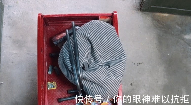 向往5|《向往5》仓库易主，遭张艺兴兄弟搬空，彭昱畅早就想这么干了