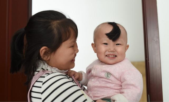 白血病|2岁孩子患白血病，接受30多次的腰穿，在他眼中世界就只有医院