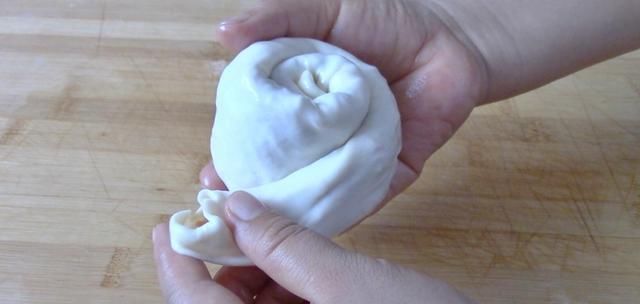 餡餅又出新做法,不發面不燙面不搟皮,皮薄如紙,涼了也不硬