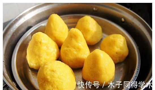孩子|在家做玉米面窝窝头,做出来后金黄软嫩的色泽,孩子一个不够吃!