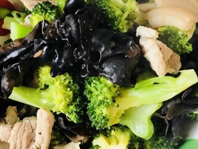 胎儿|女人怀孕后,4种食物生活中多吃一点,或能够帮助胎儿健康发育