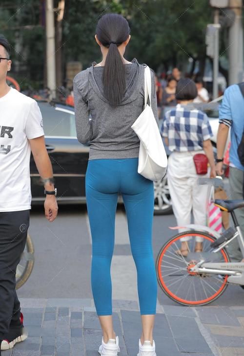  时髦|防晒衣也可以很时髦，一衣多穿十分百搭，经典时尚