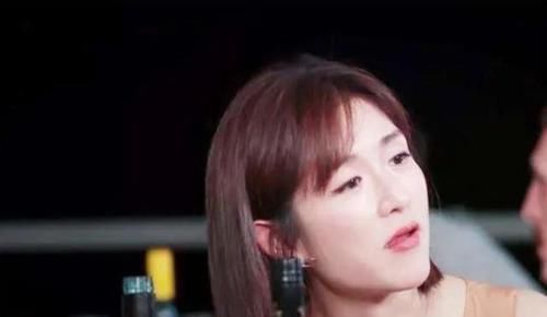 产妇|俩女星坐月子,一个忍不住天天洗头,一个忍了42天,差距很明显