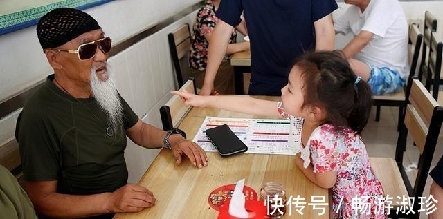 李连贵&李连贵:掰断关节练缩头功,身体可缩到孩子般大小,可惜没徒弟