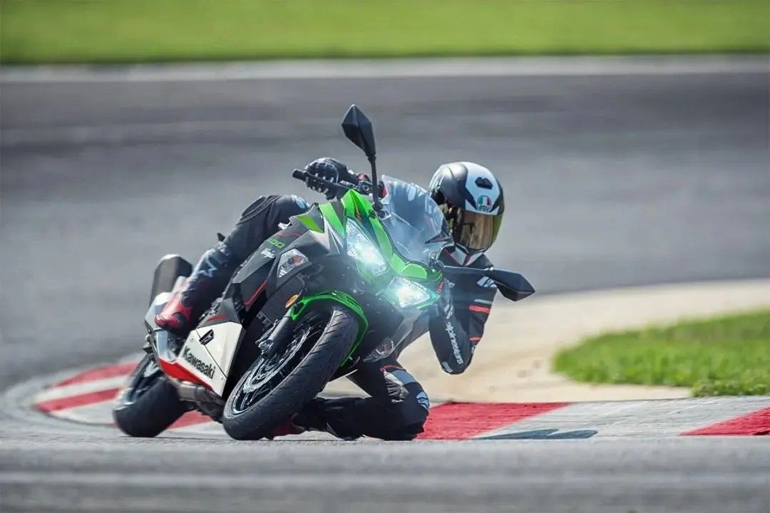 川崎ninja400参数