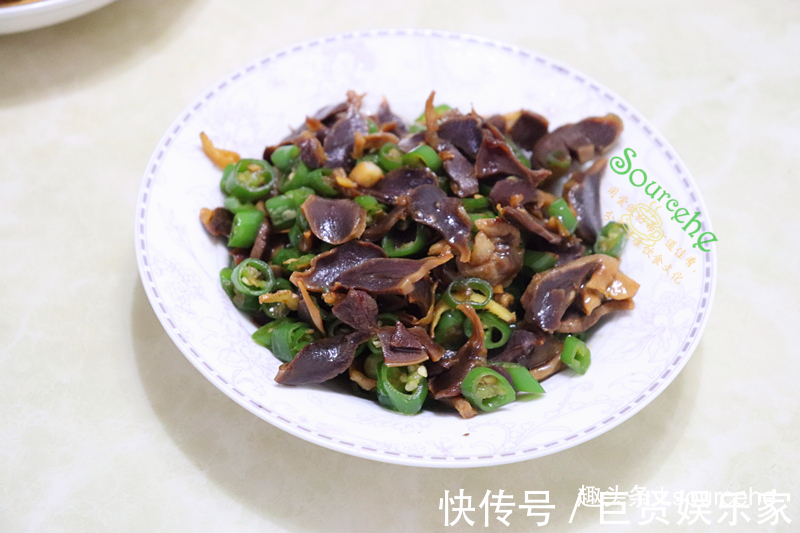 一家五口的晚餐，四菜一汤一道凉拌菜不足100元，婆婆直夸我贤惠