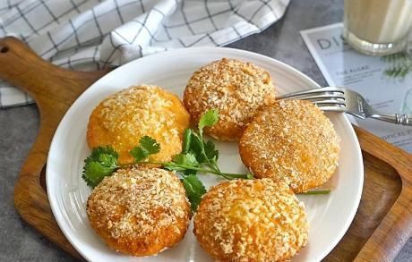 早餐别吃油条了，教你新做法，不用烤箱不用蒸，儿子三天两头要吃