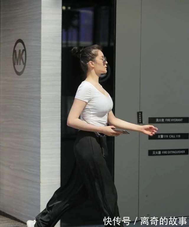 对比色 时尚精致的打底裤穿搭衬托优美的线条,轻盈舒适又好看,时尚优雅!