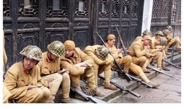 橫店群演現(xiàn)狀：懶漢天堂、瘋子樂(lè)園、光棍成群，成名機(jī)會(huì)趨近于零