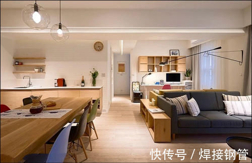 客厅|砸掉一堵隔断墙,将客厅扩充到两倍大,功能却多出好几倍,太实用