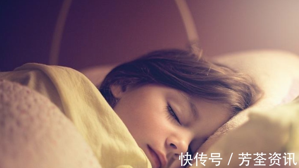 深度睡眠|每天这2个时间点是大脑发育和长身高的“黄金时间”,一定要抓住
