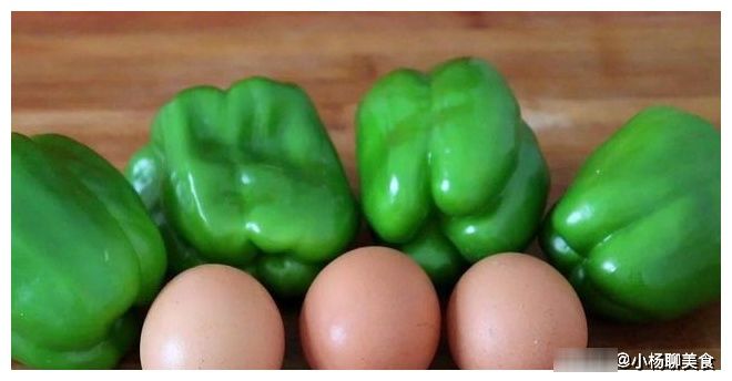 青椒鸡蛋这样做，孩子天天点名要吃，上桌就扫光，比吃肉还香