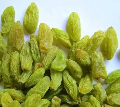 吃葡萄干|吃葡萄干时要不要用水洗？现在才知道，以前都白吃了