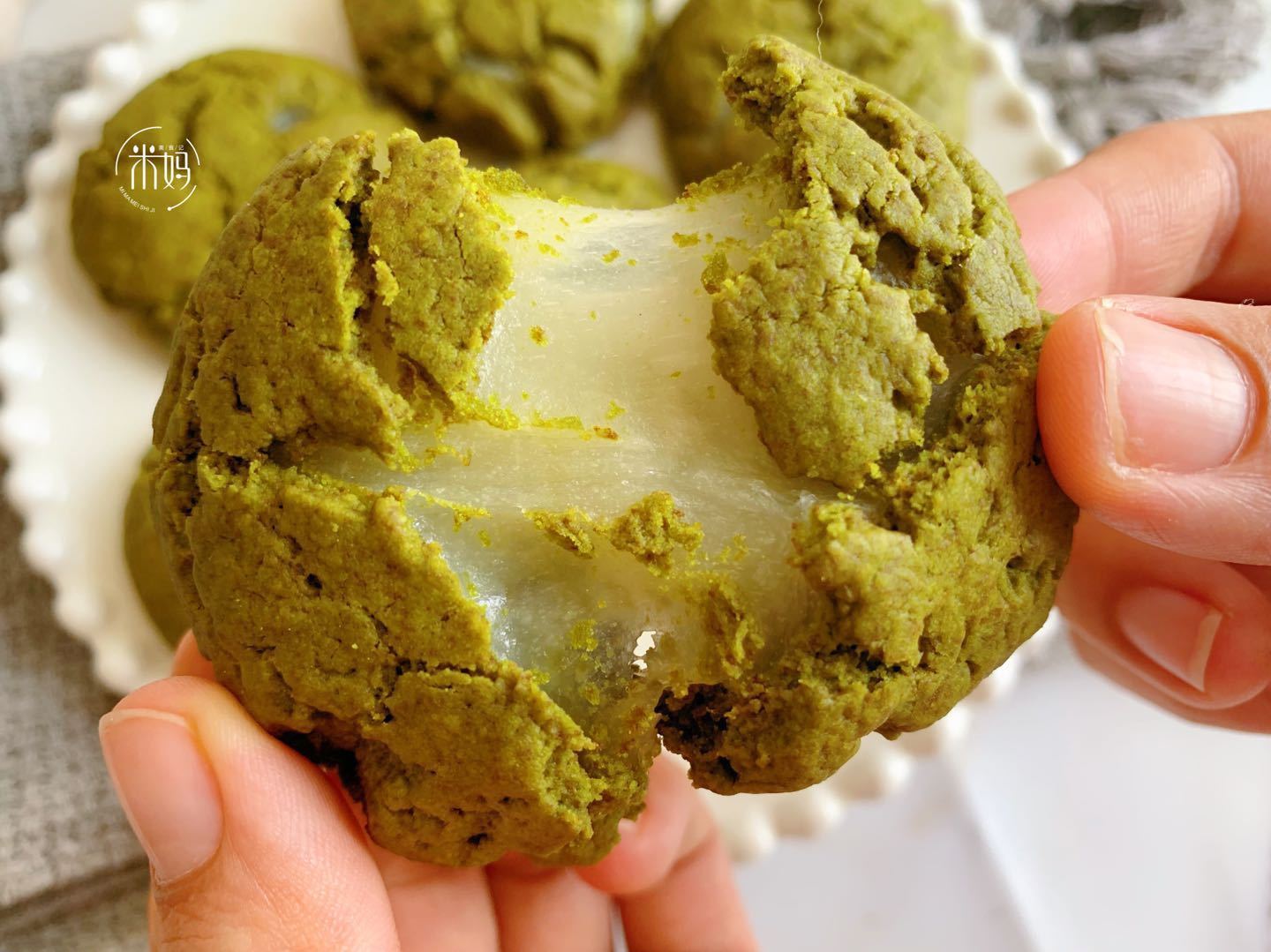 自从学会了这点心,女儿两三天就要吃,外酥里糯还拉丝,总吃不腻