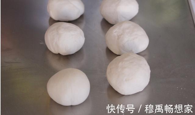 别让主食变得索然无味,试试劲道又弹牙的卷饼,用料少操作简单