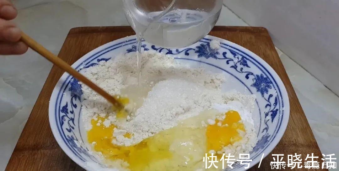 馒头|面粉别炸油条，不发面不用拷，外皮焦脆又香甜，比麻团面包都好吃