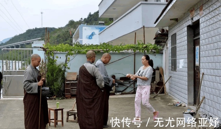 寺院|大悲寺的行脚僧人, 日晒雨淋传法, 绝不拿人钱物