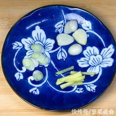 水淀粉|这道小炒白玉菇，分分钟光盘