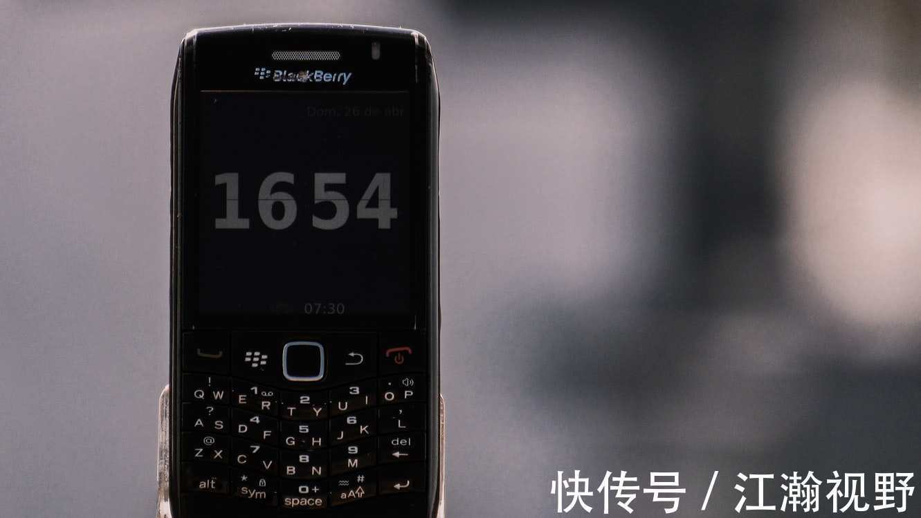 触屏|BlackBerry OS停止运行？一代神机到底输给了谁？