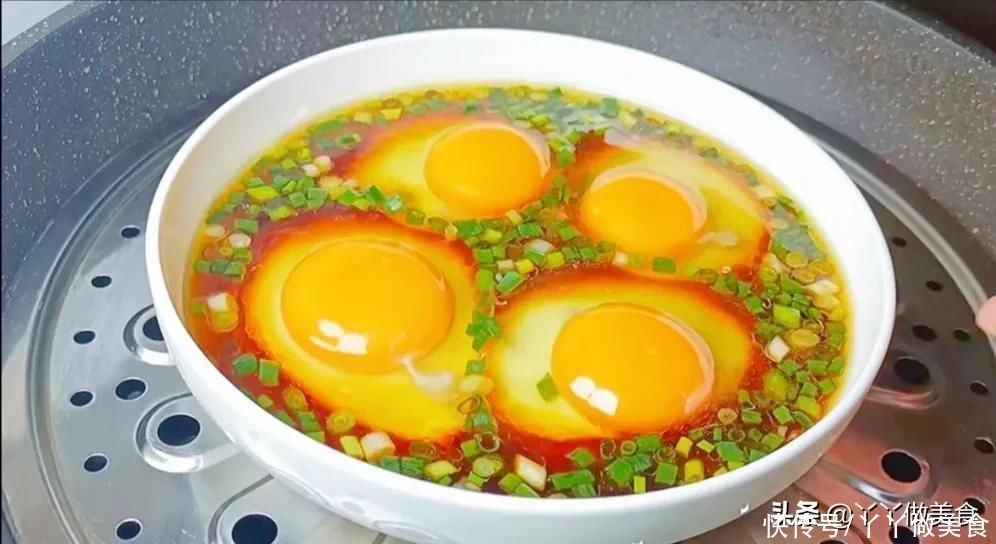 最近很火的鸡蛋做法,饭店卖45一盘,在家成本不到5元,真解馋