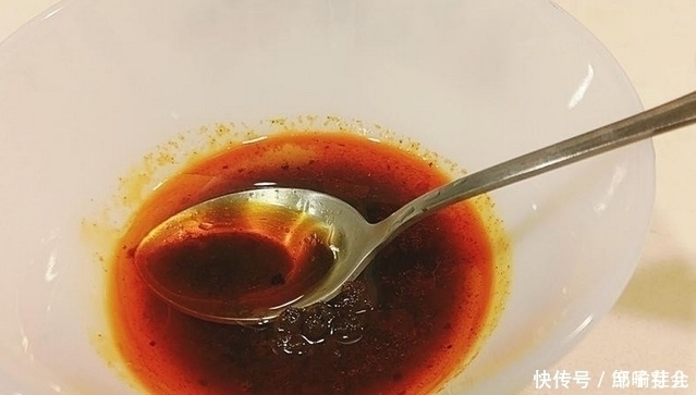 美味佳肴|五分钟学会包馄饨,告诉您几个小窍门,肉馅软嫩还多汁!