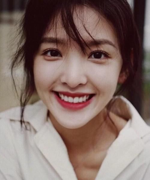 气质|天生拥有“初恋脸”的女生,一般都有这些特征,气质清纯又自然