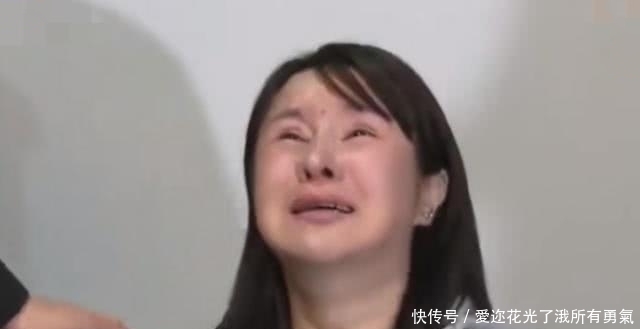 整容的代价:女子花27万却越整越丑,假胸挨着锁骨,笑起来瘆人