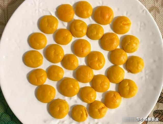 胡萝卜|胡萝卜别炖了，教你新吃法，加1个苹果，补钙还补锌，孩子超爱
