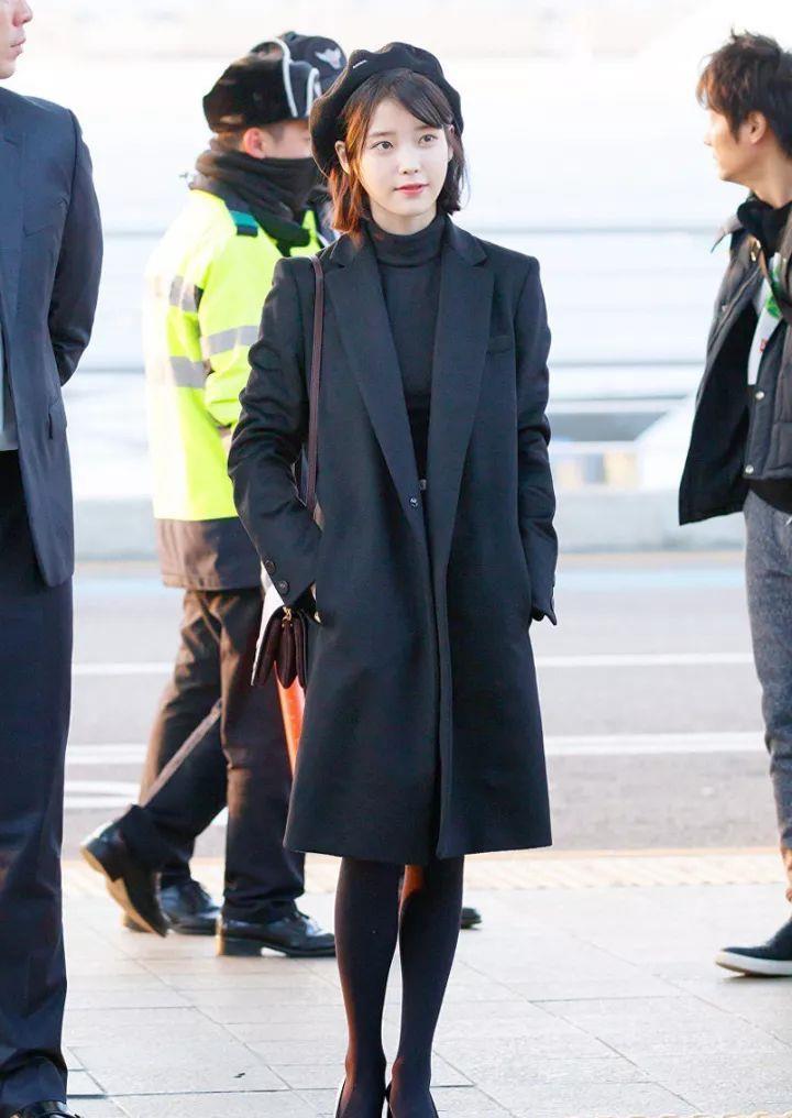 穿衣搭配：1件毛衣内搭=25种方法，冬季这样穿保暖又时髦，美炸了