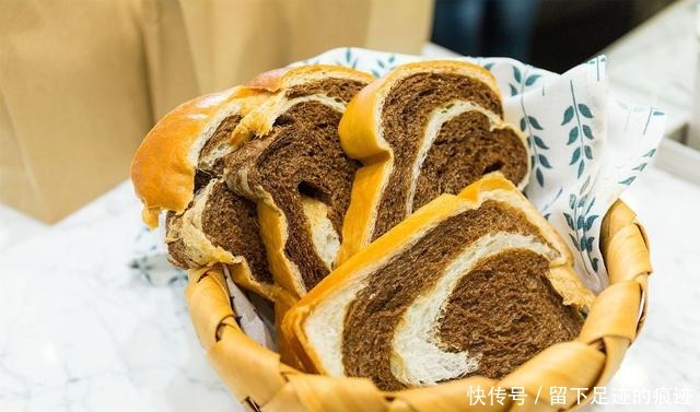 蛋糕和面包你更喜欢吃哪个,新手先学哪个容易上手,来看看吧