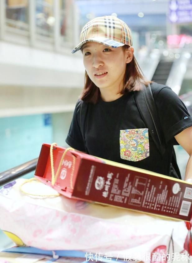 面料|没得金牌的刘诗雯脱下队服也可爱,休闲造型太舒适,低马尾显元气