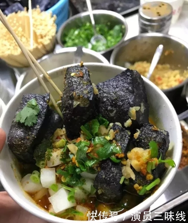 最爱|10种平价路边摊美食,用生活费买来吃,哪种是你的最爱呢?