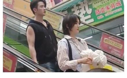 廚齡|黃曉明婚后為妻學(xué)做飯？自曝五年廚齡暗撒狗糧，炒蝦紅燒肉都拿手