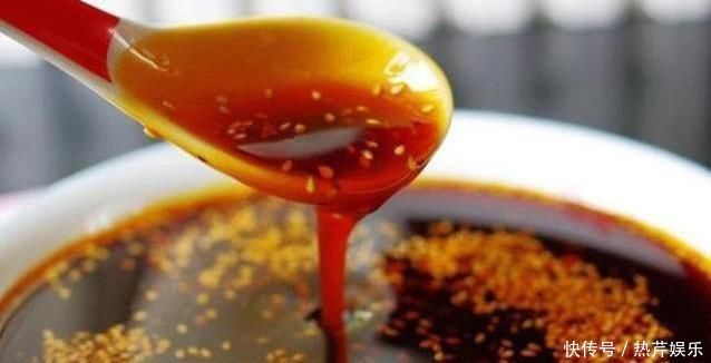 川菜厨师教你做红油的秘技,红油很香,可以在家煮