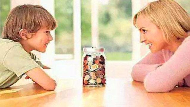 金钱观|孩子找你要钱时,有三句话最好别说,容易带偏娃的三观