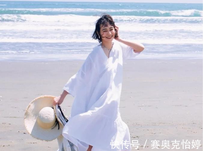 气质|日本熟龄太太的穿搭,拒绝“花里胡哨”,穿着简洁大方,很有气质